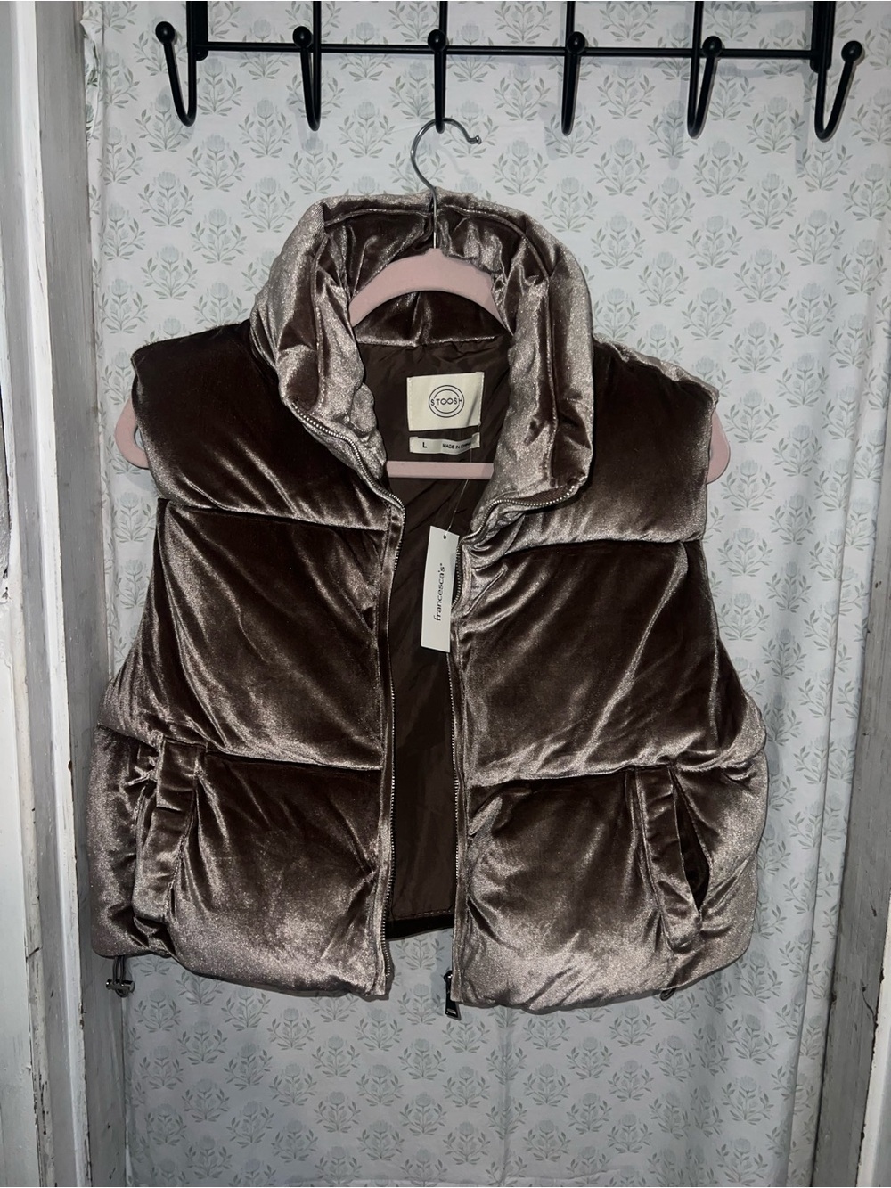 Stoosh Velvet Puffer Vest in Taupe